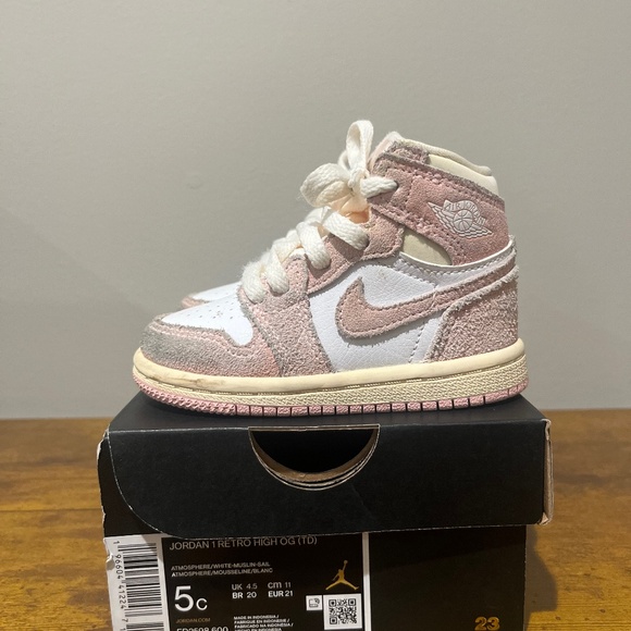 Jordan Retro 1 Suede Baby Pink & White Size 5C Kids - Picture 1 of 6